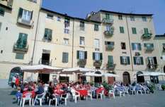 Lucca Piazza del Mercato